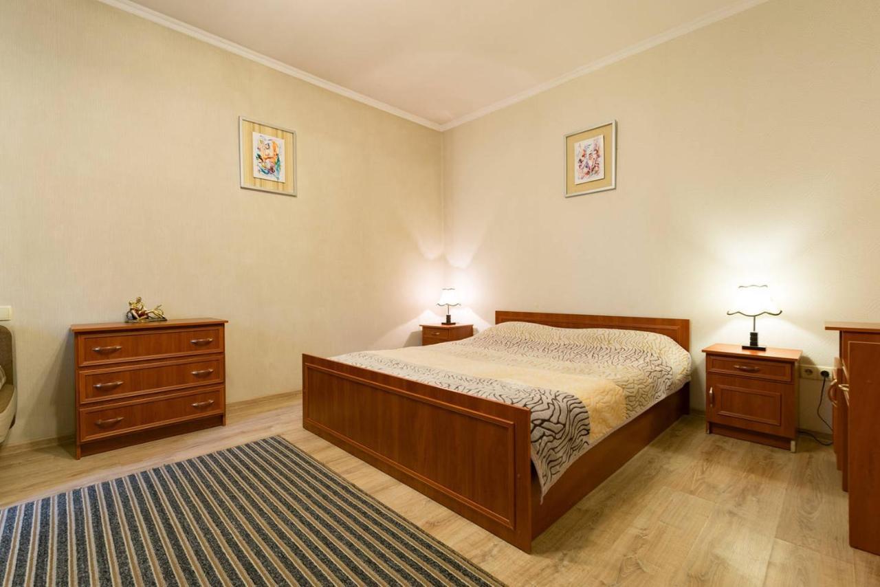 Nadezhda Apartment On Nauryzbay Batyra 37/1 Almaty Exterior foto